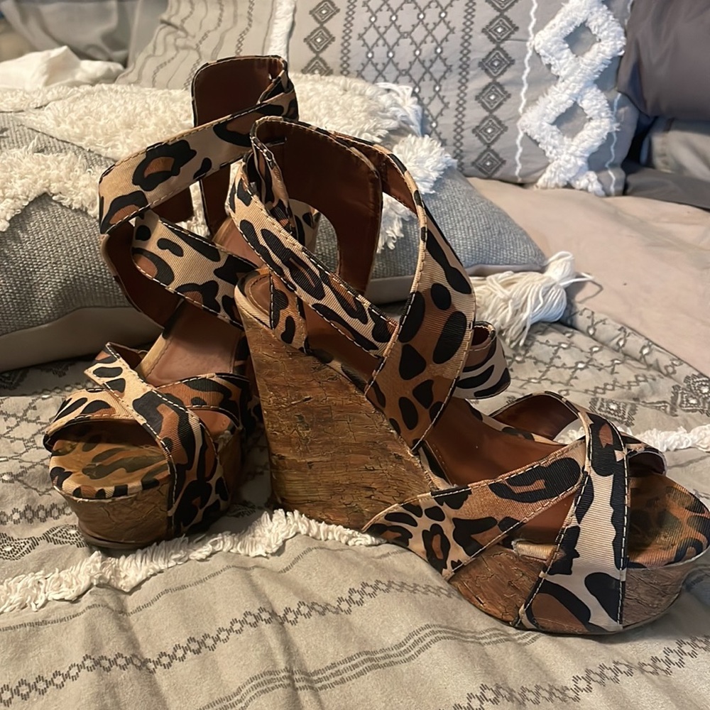 Leopard Wedges - Picture 2 of 4